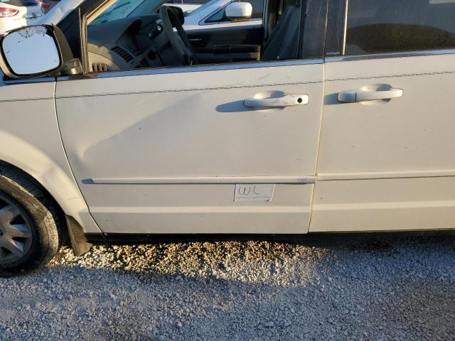 Photo 9 from auction – 2010 CHRYSLER TOWN & COU with VIN 2A4RR4DE7AR192450