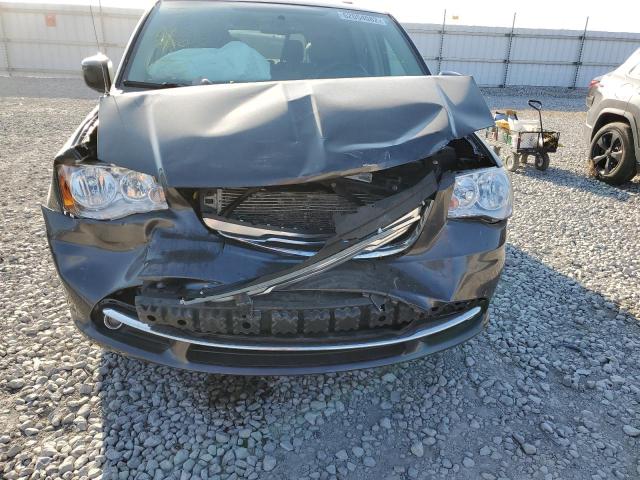 Photo 9 from auction – 2016 CHRYSLER TOWN & COU with VIN 2C4RC1BG3GR228685