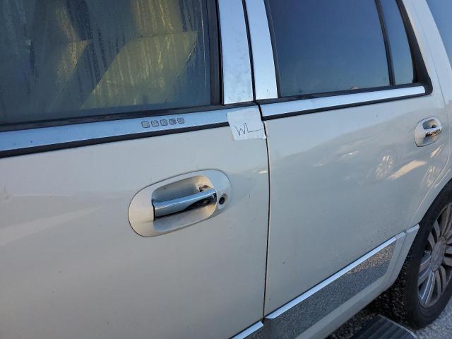 Photo 9 from auction – 2008 LINCOLN NAVIGATOR with VIN 5LMFU275X8LJ02467
