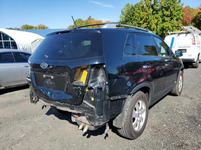 Photo 4 from auction – 2013 KIA SORENTO LX with VIN 5XYKTDA29DG422789