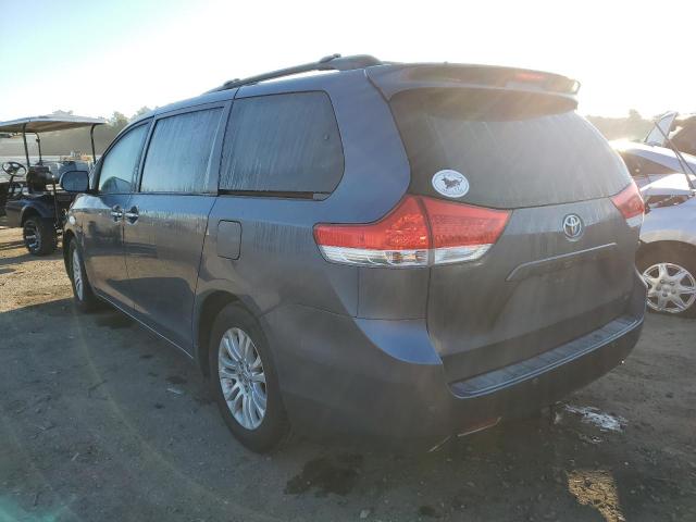 Photo 3 from auction – 2013 TOYOTA SIENNA XLE with VIN 5TDYK3DC0DS402607