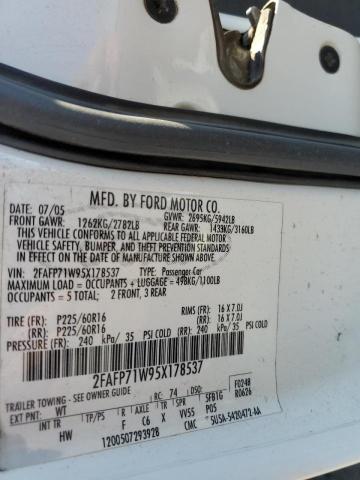 Photo 10 from auction – 2005 FORD CROWN VICT with VIN 2FAFP71W95X178537
