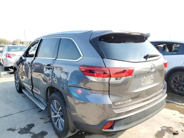 Photo 3 from auction – 2018 TOYOTA HIGHLANDER with VIN 5TDKZRFH7JS540654