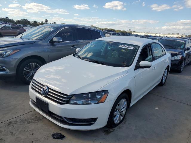 Photo 2 from auction – 2015 VOLKSWAGEN PASSAT S with VIN 1VWAT7A34FC074829