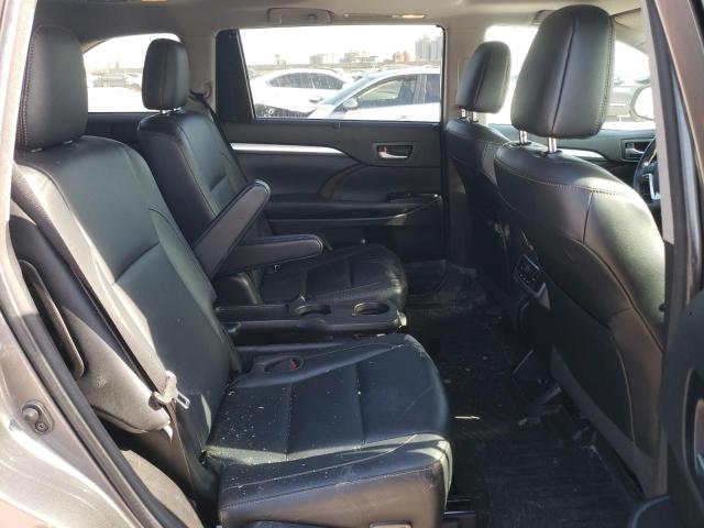 Photo 6 from auction – 2018 TOYOTA HIGHLANDER with VIN 5TDKZRFH8JS542297