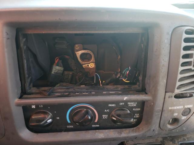 Photo 9 from auction – 2000 FORD F150 with VIN 1FTRX17W2YKB42630