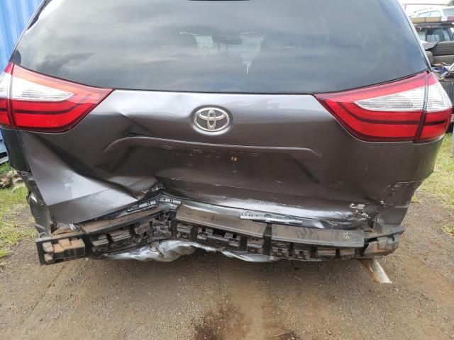 Photo 9 from auction – 2018 TOYOTA SIENNA LE with VIN 5TDKZ3DC1JS921677