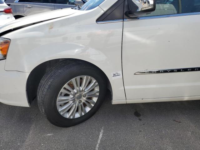 Photo 9 from auction – 2013 CHRYSLER TOWN & COU with VIN 2C4RC1GG5DR621284