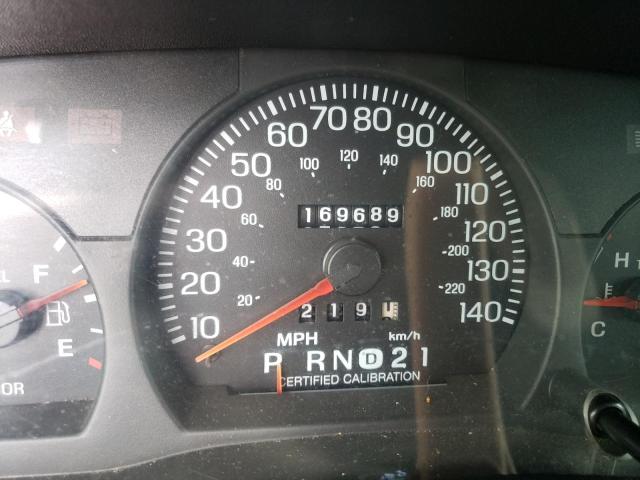 Photo 8 from auction – 2001 FORD CROWN VICT with VIN 2FAFP71W61X105541