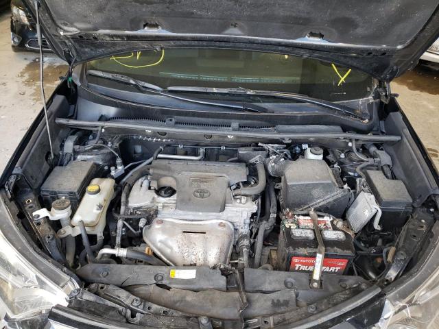 Photo 7 from auction – 2017 TOYOTA RAV4 SE with VIN 2T3JFREV1HW658414