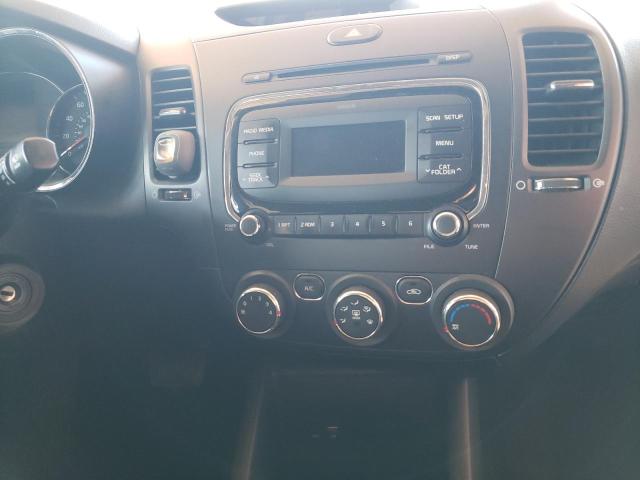 Photo 9 from auction – 2017 KIA FORTE LX with VIN 3KPFK4A75HE041007