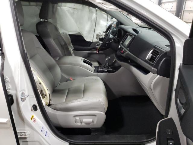Photo 5 from auction – 2017 TOYOTA HIGHLANDER with VIN 5TDDZRFH7HS468924