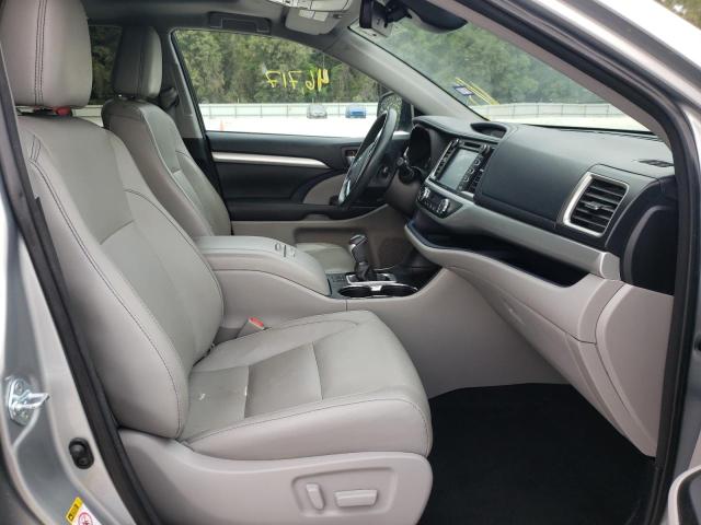 Photo 5 from auction – 2017 TOYOTA HIGHLANDER with VIN 5TDKZRFH5HS508411