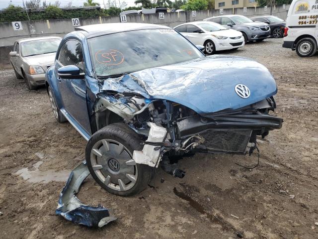 VOLKSWAGEN BEETLE SE 2019 with VIN 3VWJD7AT2KM720682 - Photo from auction