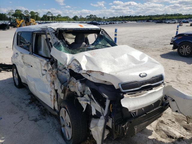 KIA SOUL 2016 with VIN KNDJN2A2XG7853704 - Photo from auction