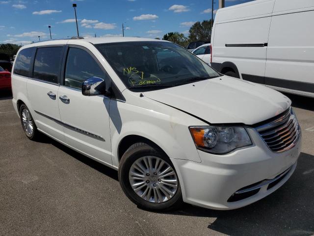 CHRYSLER TOWN & COU 2013 with VIN 2C4RC1GG5DR621284 - Photo from auction