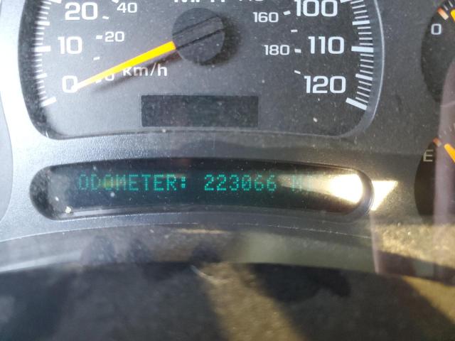 Photo 8 from auction – 2004 CHEVROLET SILVERADO with VIN 2GCEK19T741172264