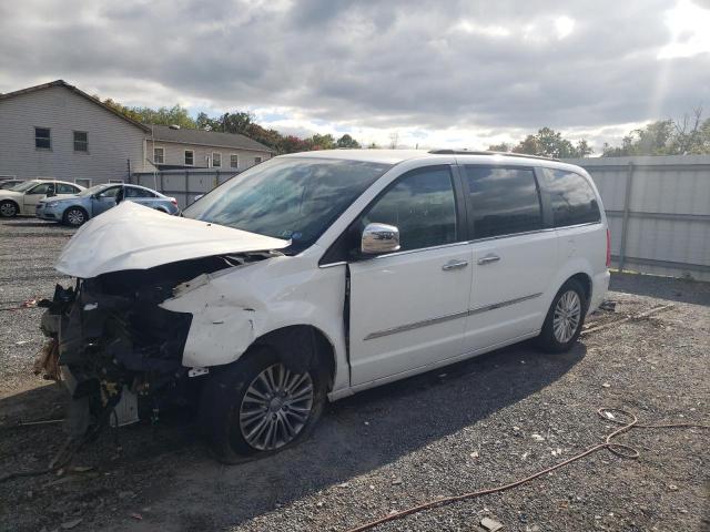 Photo 2 from auction – 2014 CHRYSLER TOWN & COU with VIN 2C4RC1CG4ER377280