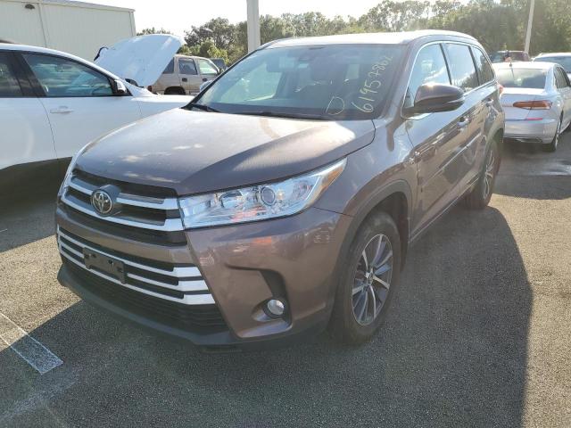 Photo 2 from auction – 2017 TOYOTA HIGHLANDER with VIN 5TDJZRFH2HS373075