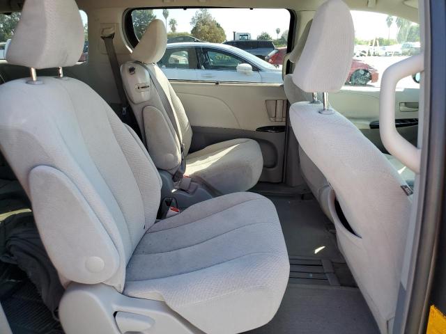 Photo 6 from auction – 2013 TOYOTA SIENNA LE with VIN 5TDKK3DC5DS327666