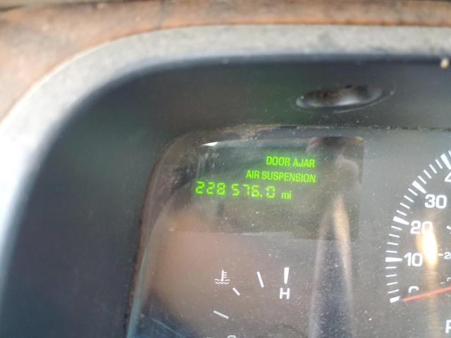 Photo 8 from auction – 2000 LINCOLN TOWN CAR E with VIN 1LNHM81W7YY884441