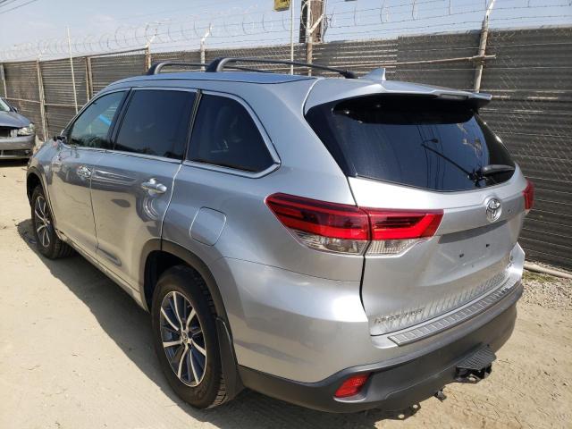 Photo 3 from auction – 2017 TOYOTA HIGHLANDER with VIN 5TDJZRFH5HS434662