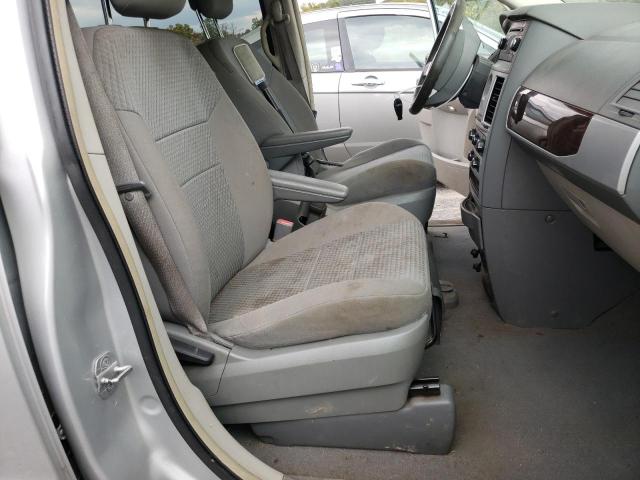 Photo 5 from auction – 2010 CHRYSLER TOWN & COU with VIN 2A4RR5D12AR450134