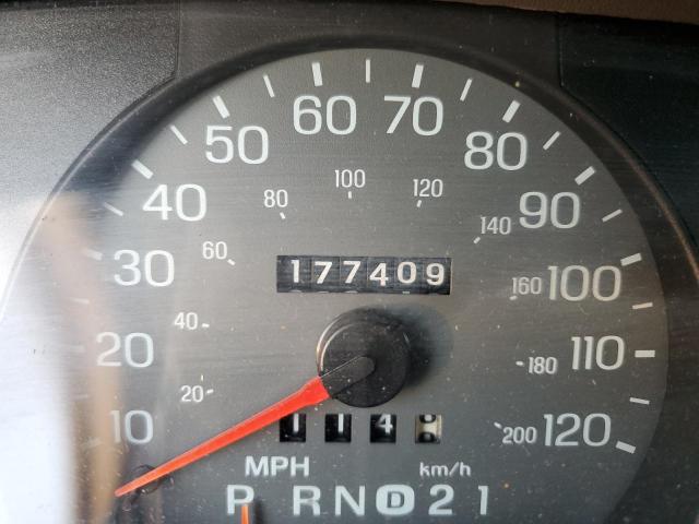 Photo 8 from auction – 2002 MERCURY GRAND MARQ with VIN 2MEFM75W42X660159