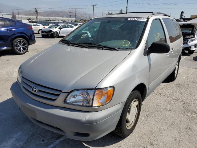 Photo 2 from auction – 2002 TOYOTA SIENNA with VIN 4T3ZF13C92U428911