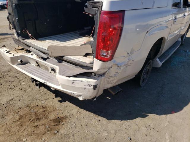 Photo 9 from auction – 2004 CADILLAC ESCALADE E with VIN 3GYEK62N24G144320