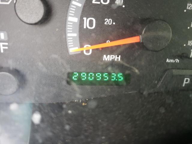 Photo 8 from auction – 2002 FORD F150 with VIN 1FTRF07282KA57244