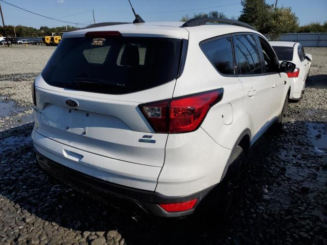 Photo 4 from auction – 2019 FORD ESCAPE SE with VIN 1FMCU9GD5KUA43769