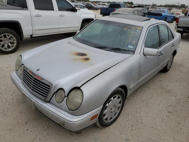 Photo 2 from auction – 1999 MERCEDES-BENZ E 320 with VIN WDBJF65H7XA937306