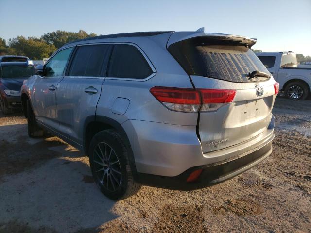 Photo 3 from auction – 2018 TOYOTA HIGHLANDER with VIN 5TDKZRFH2JS534485