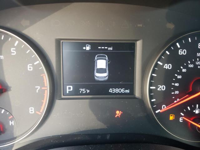 Photo 8 from auction – 2017 KIA CADENZA PR with VIN KNALB4J16H5042948