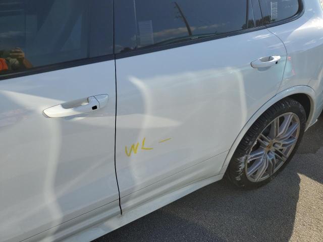 Photo 9 from auction – 2016 PORSCHE CAYENNE GT with VIN WP1AD2A28GLA78781