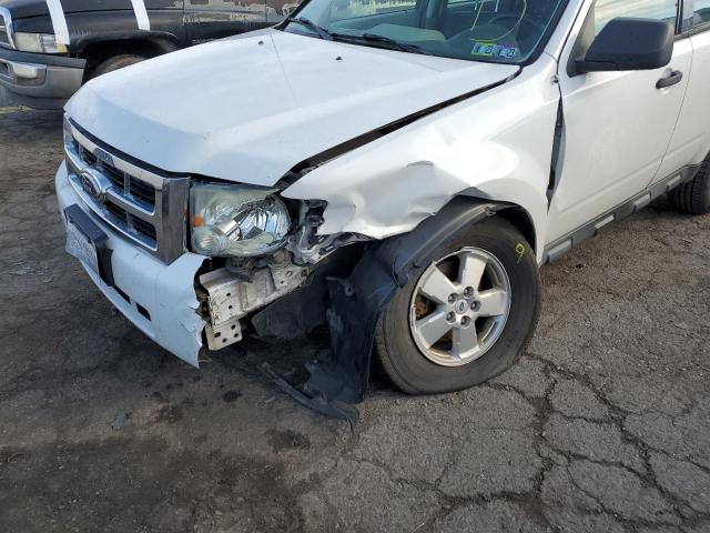 Zdjęcie 9 z aukcji – 2010 FORD ESCAPE XLS z VIN 1FMCU0C74AKD46872