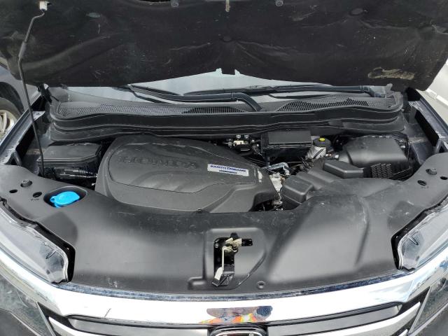 Photo 7 from auction – 2018 HONDA PILOT TOUR with VIN 5FNYF5H99JB010272