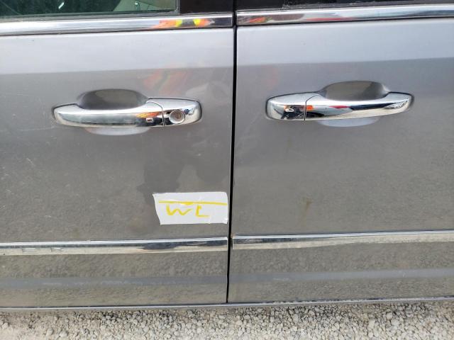 Photo 9 from auction – 2015 CHRYSLER TOWN & COU with VIN 2C4RC1CG6FR582598