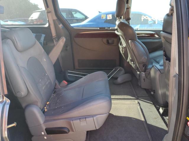 Photo 6 from auction – 2005 CHRYSLER TOWN & COU with VIN 2C8GP64L85R116656