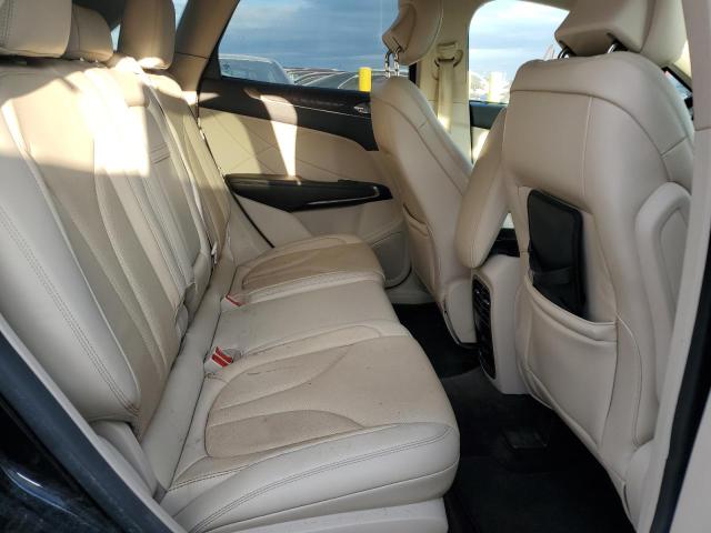 Photo 6 from auction – 2019 LINCOLN MKC RESERV with VIN 5LMCJ3C93KUL03543
