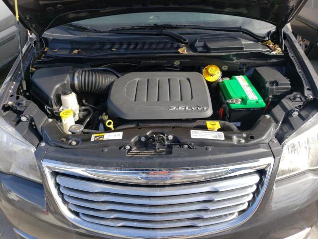Photo 7 from auction – 2016 CHRYSLER TOWN & COU with VIN 2C4RC1BG0GR238512