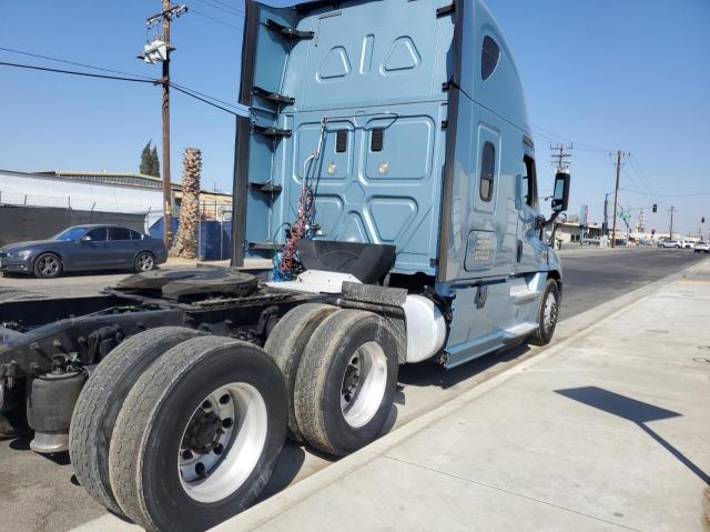 Photo 4 from auction – 2016 FREIGHTLINER CASCADIA 1 with VIN 3AKJGLD56GSGU0990