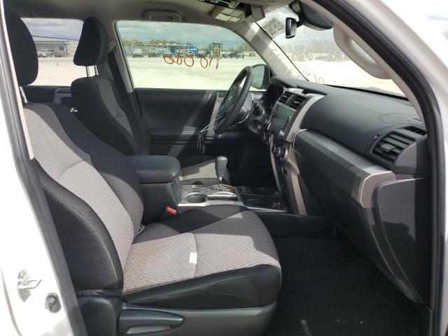 Photo 5 from auction – 2020 TOYOTA 4RUNNER SR with VIN JTEZU5JRXL5214051