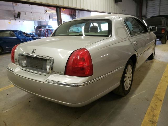 Photo 4 from auction – 2003 LINCOLN TOWN CAR E with VIN 1LNHM81W63Y670002