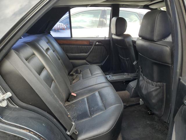 Photo 6 from auction – 1995 MERCEDES-BENZ E 320 BASE with VIN WDBEA32EXSC199989