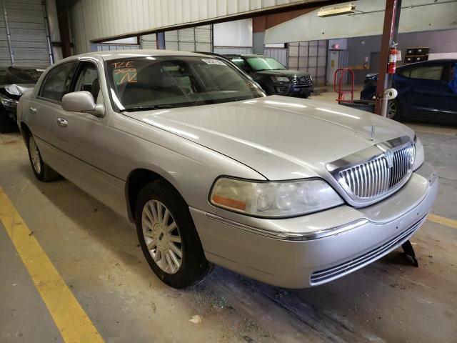 LINCOLN TOWN CAR E 2003 with VIN 1LNHM81W63Y670002 - Photo from auction