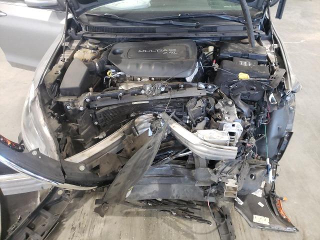 Photo 7 from auction – 2016 CHRYSLER 200 LIMITE with VIN 1C3CCCAB4GN165394