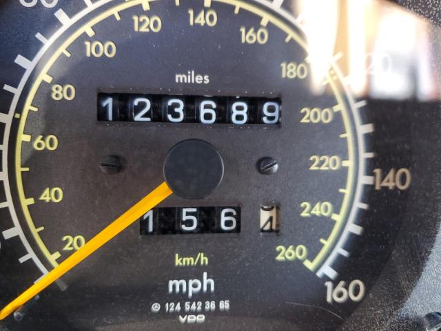 Photo 8 from auction – 1995 MERCEDES-BENZ E 320 with VIN WDBEA66E0SC282990