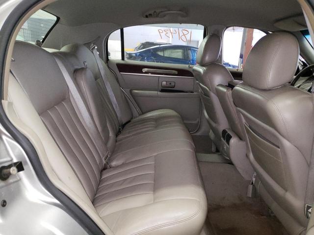 Zdjęcie 6 z aukcji – 2003 LINCOLN TOWN CAR E z VIN 1LNHM81W63Y670002